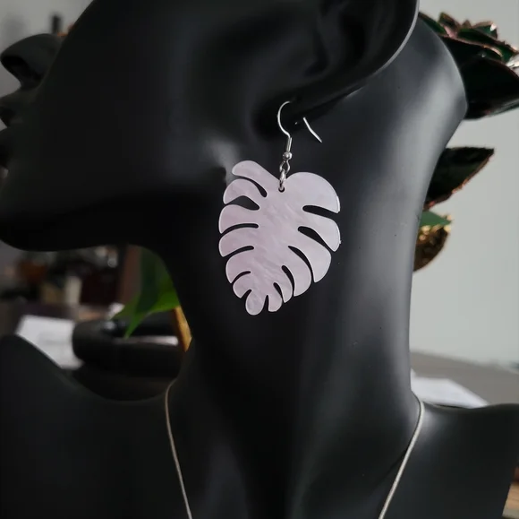 White Acrylic Monstera Leaf Dangle Earrings - Picture 6 of 6